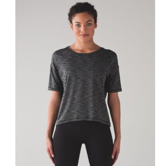 Lululemon Run It Out Tee Heathered Black  Size 8 - Picture 1 of 9